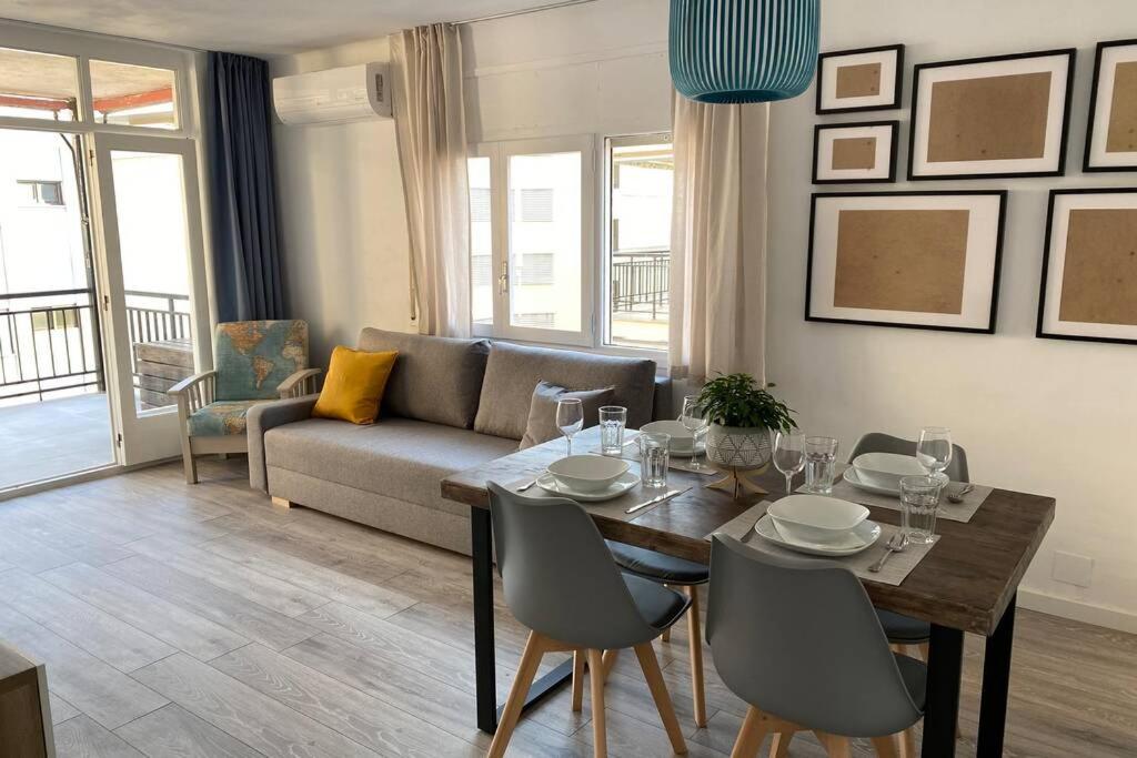 Amplio Apartamento Seaview Leilighet Salou Eksteriør bilde