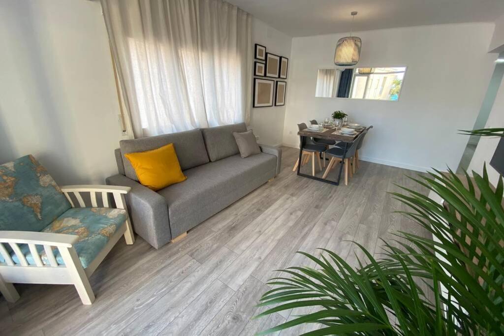 Amplio Apartamento Seaview Leilighet Salou Eksteriør bilde