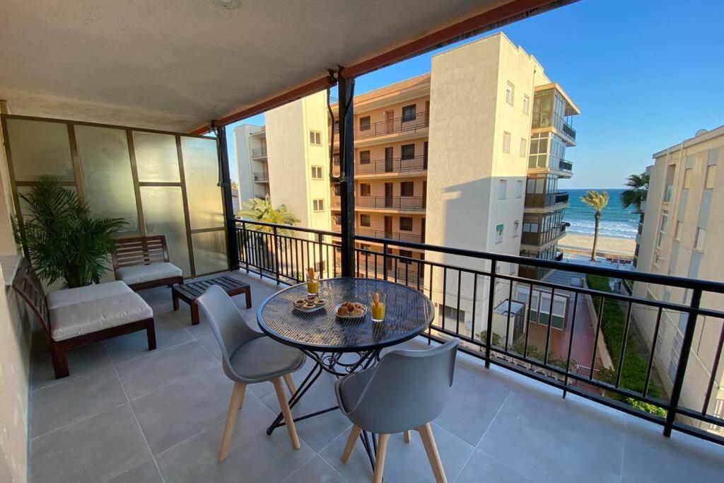 Amplio Apartamento Seaview Leilighet Salou Eksteriør bilde